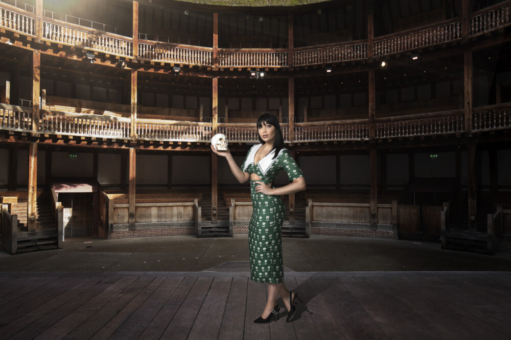 ©Getty Images - 'Imagine A World If...' a woman (Daisy Lowe) at Shakespeare's Globe theater in London.