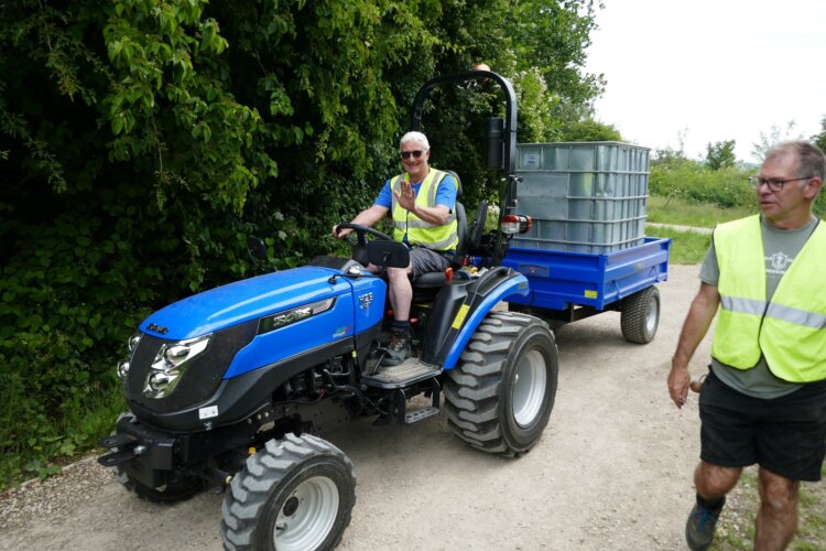 The Chesterfield Canal Trust - a registered charity run entirely by volunteers
